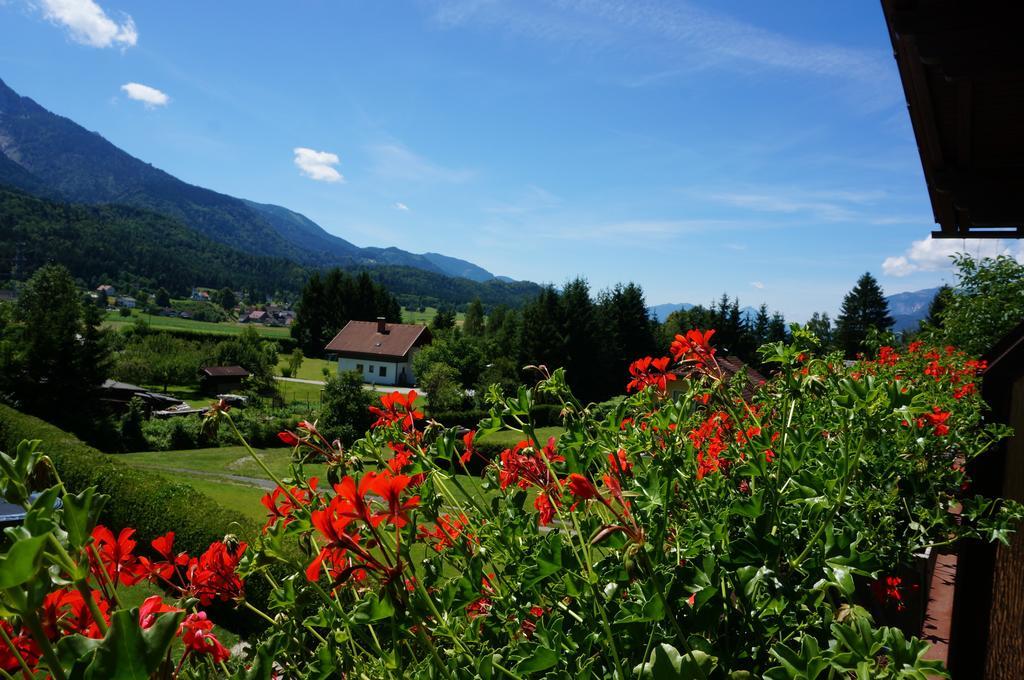 Haus Peter Bed & Breakfast Latschach ober dem Faakersee Exterior foto